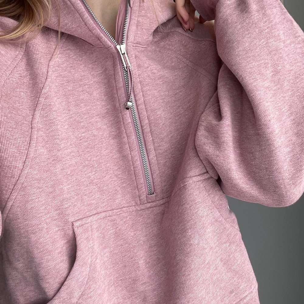 Lululemon cropped scuba hoodie.-SOLD - Picture 2 of 4